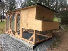 🐔 KURNÍK PRO SLEPICE S VÝBĚHEM – ZATEPLENÝ DŘEVĚNÝ KURNÍK Z MASIVU 290 × 190 CM – fotografie 1